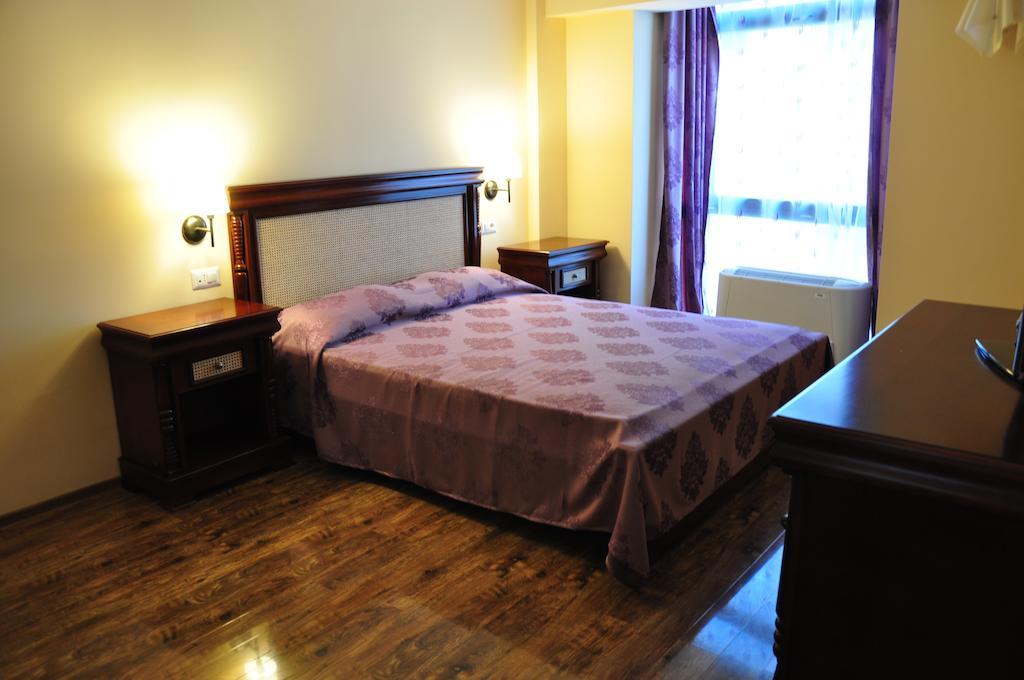 Vigo Grand Hotel Ploieşti Buitenkant foto