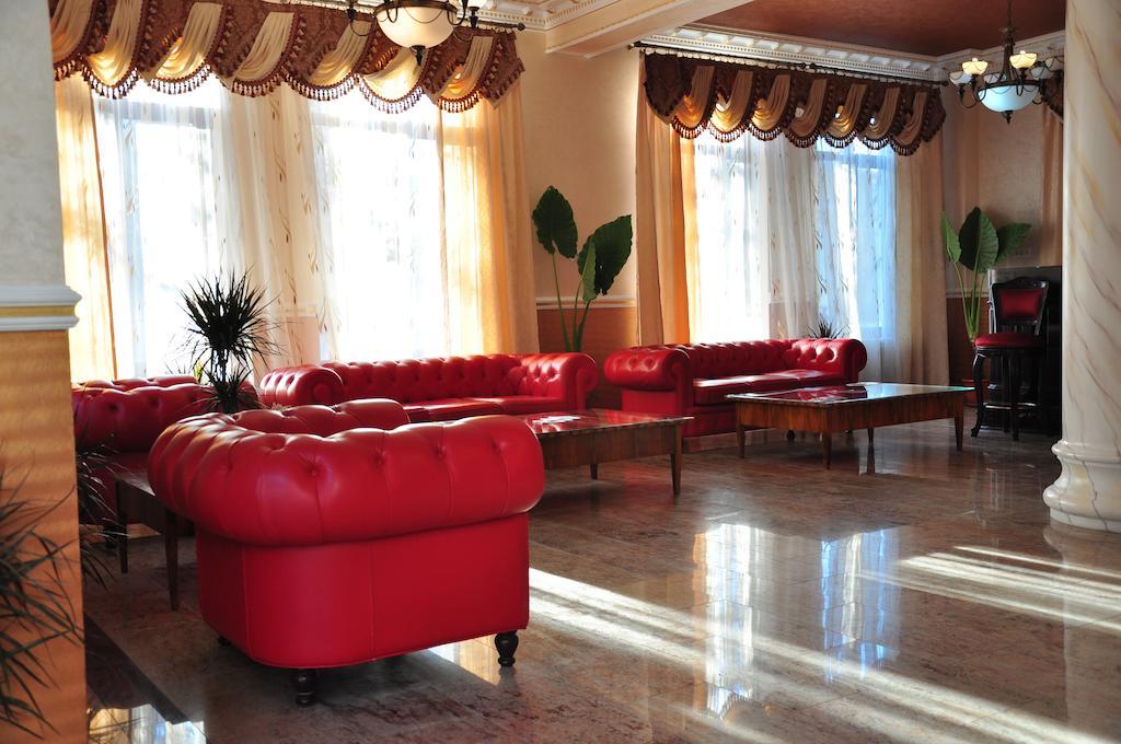 Vigo Grand Hotel Ploieşti Buitenkant foto