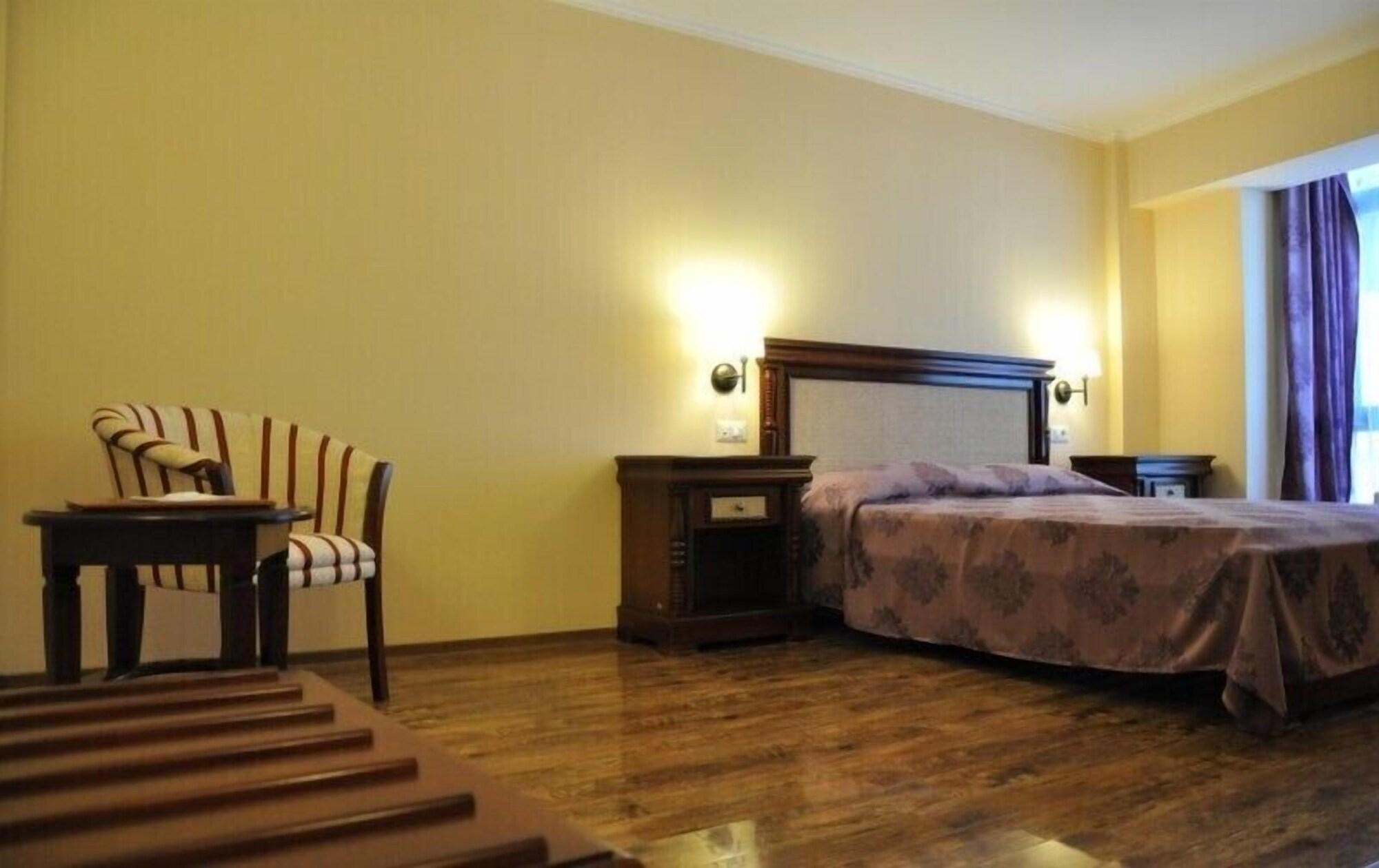 Vigo Grand Hotel Ploieşti Buitenkant foto