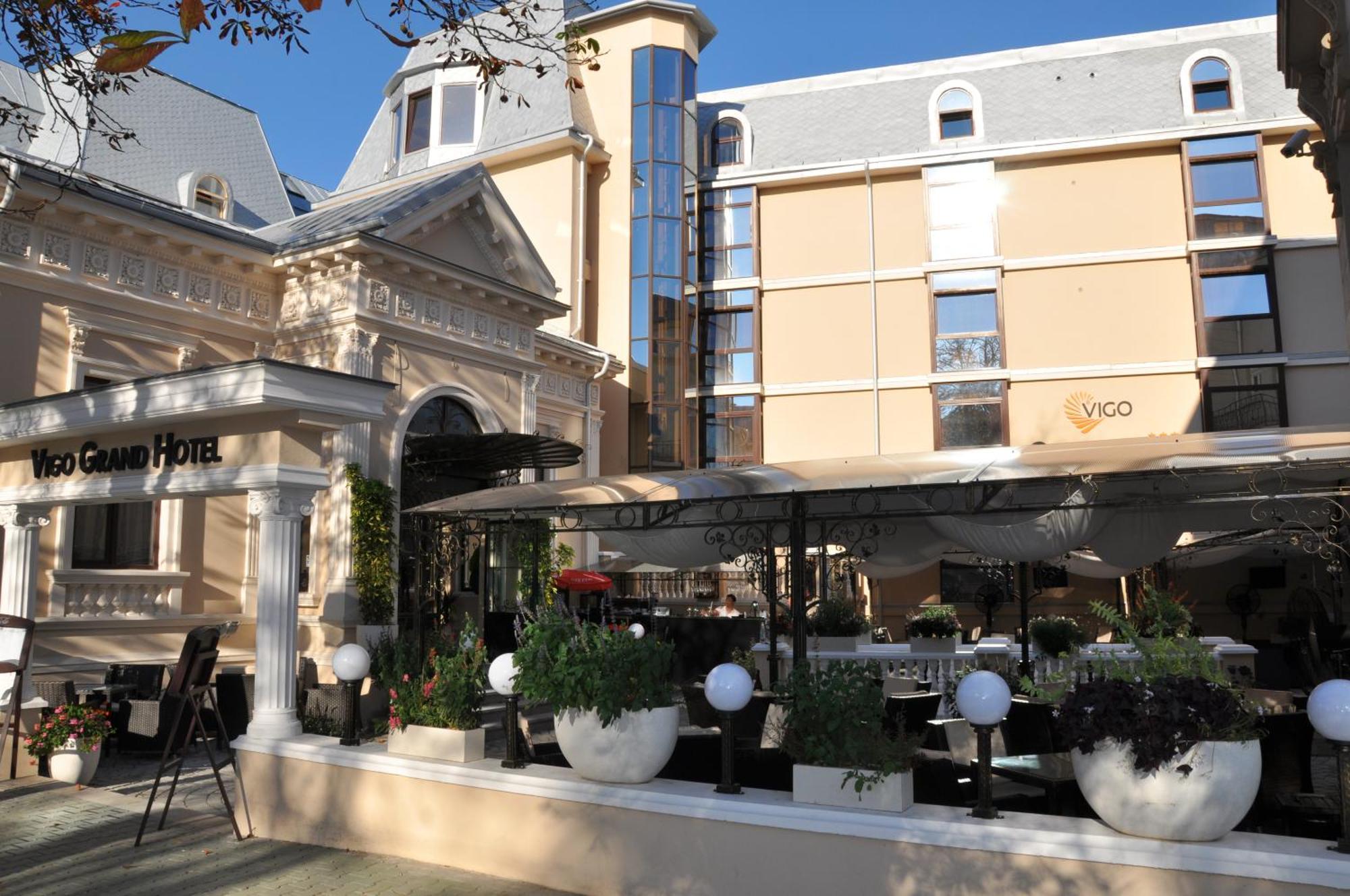 Vigo Grand Hotel Ploieşti Buitenkant foto