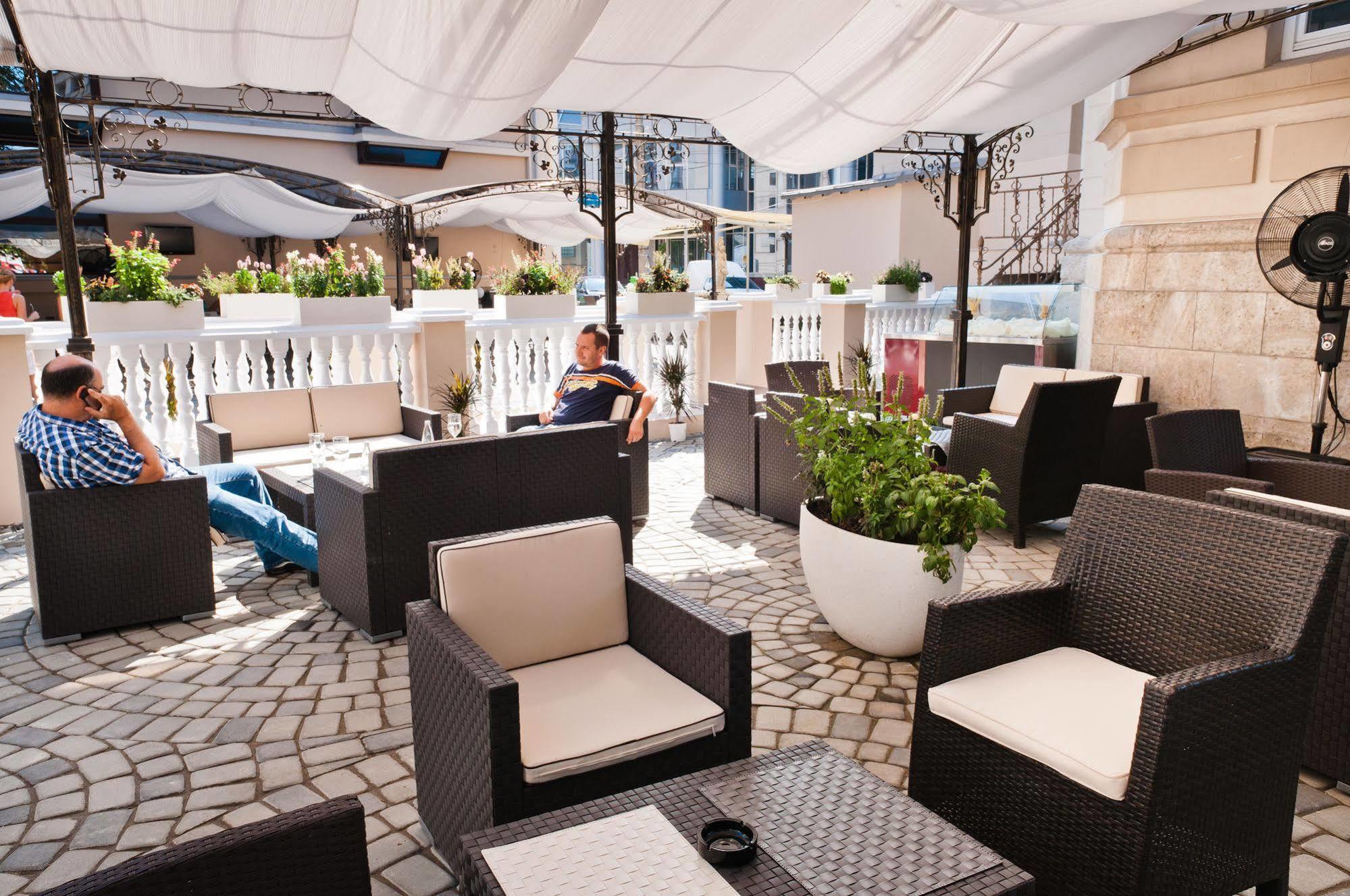 Vigo Grand Hotel Ploieşti Buitenkant foto